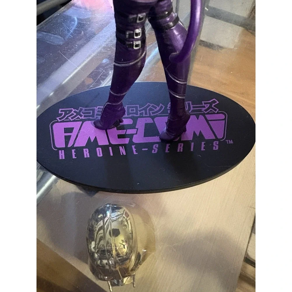 DC Direct Ame-Comi Manga Catwoman Purple Costume 9